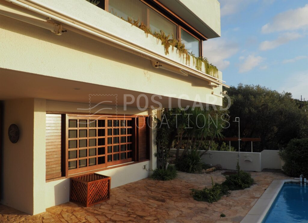 Sophisticated Artist 70s House with Pool
