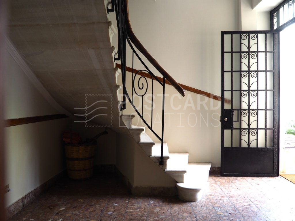 Neoclassical apartment with stonebuilt exterior