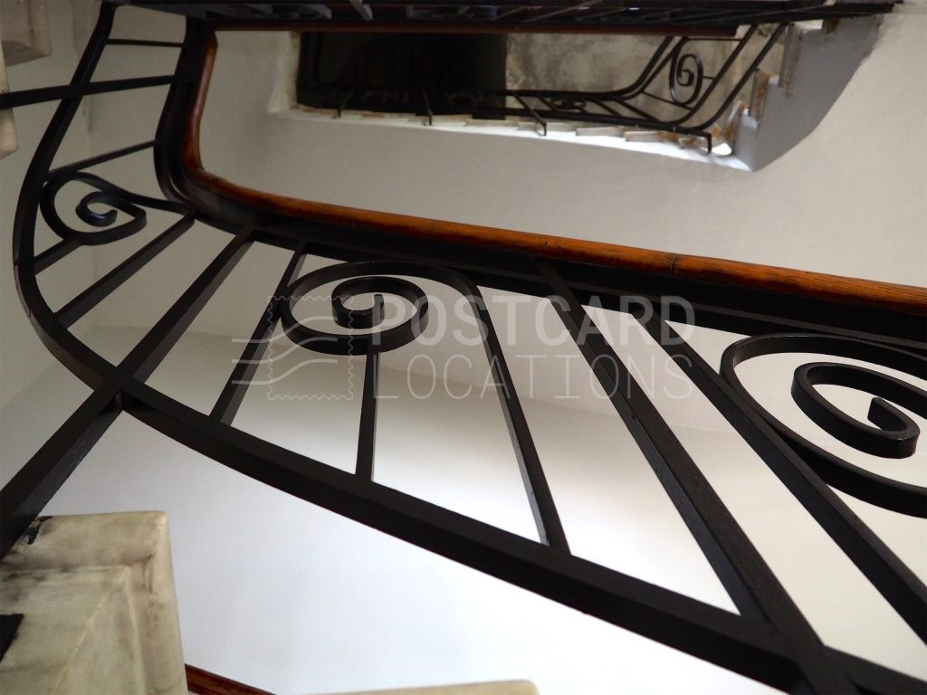 Neoclassical apartment with stonebuilt exterior