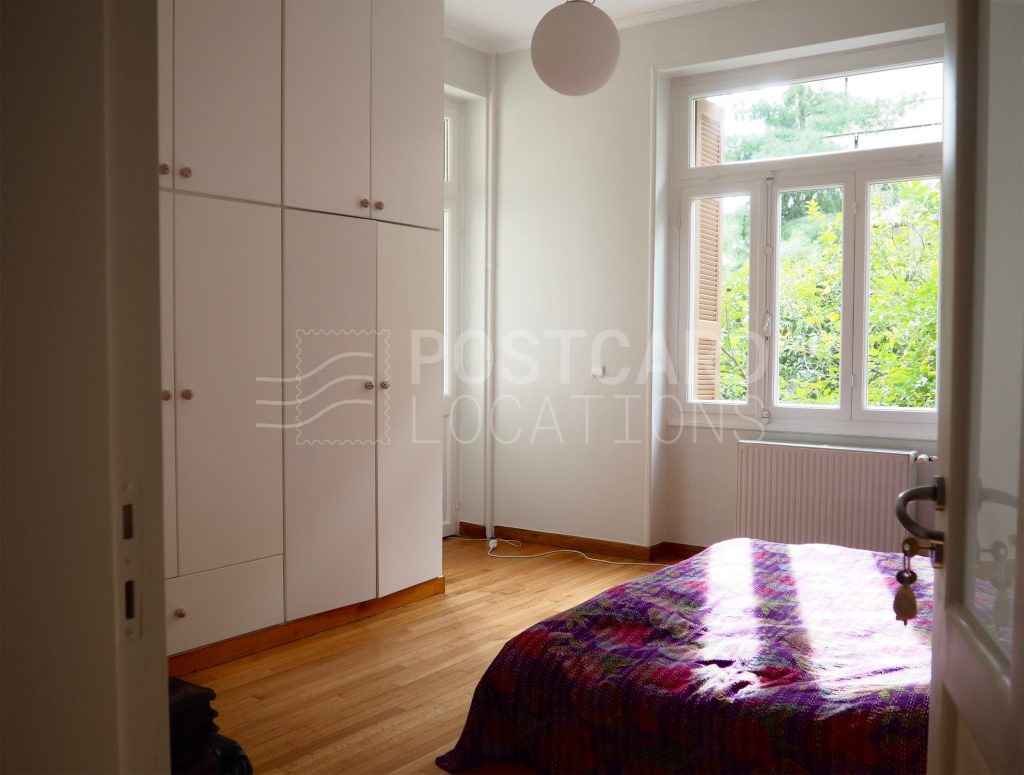 Neoclassical apartment with stonebuilt exterior