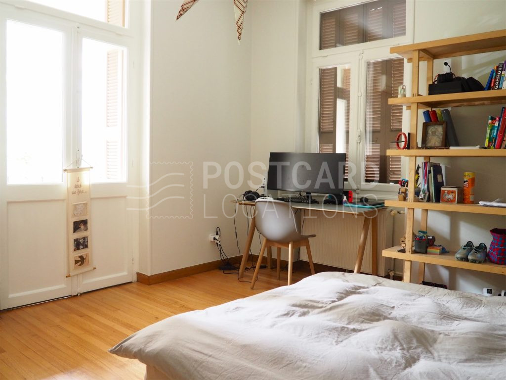 Neoclassical apartment with stonebuilt exterior