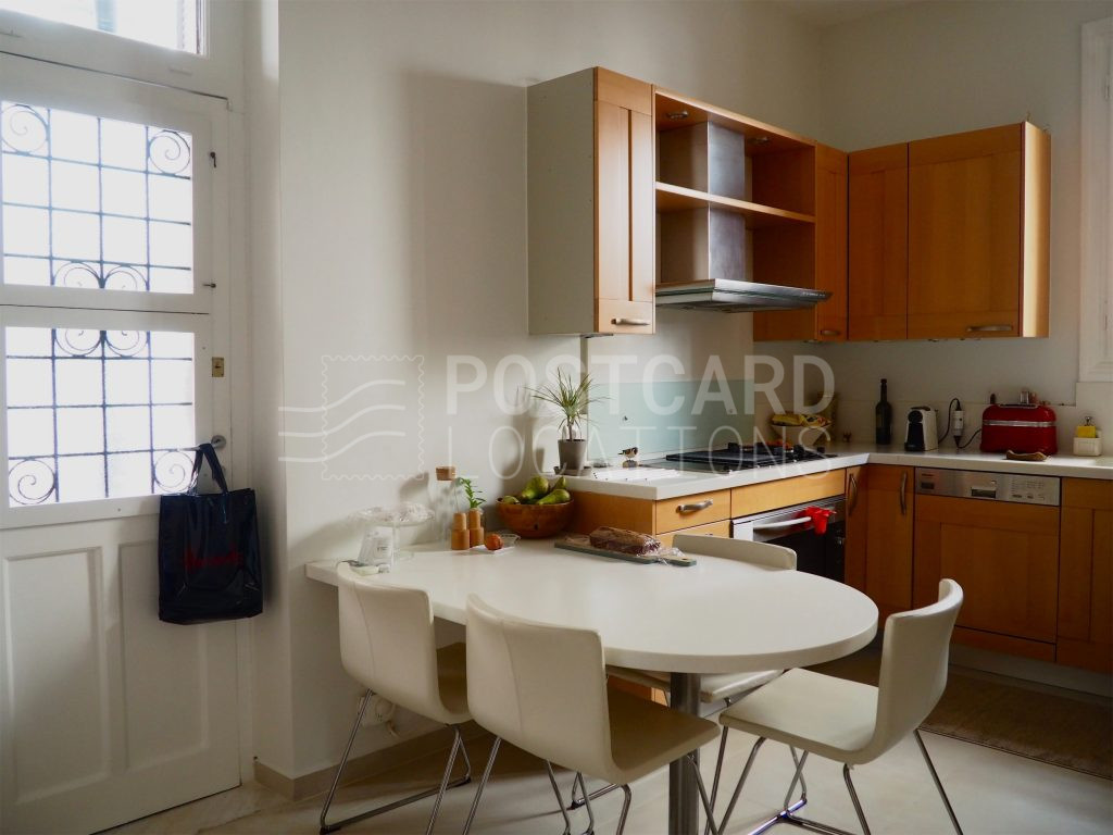 Neoclassical apartment with stonebuilt exterior