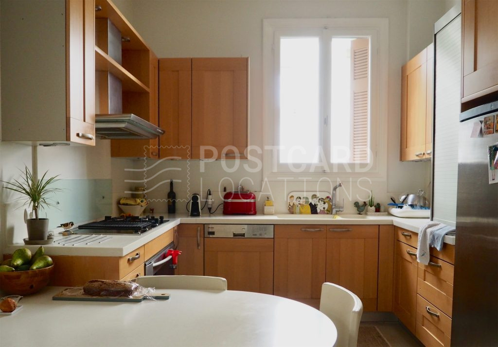 Neoclassical apartment with stonebuilt exterior