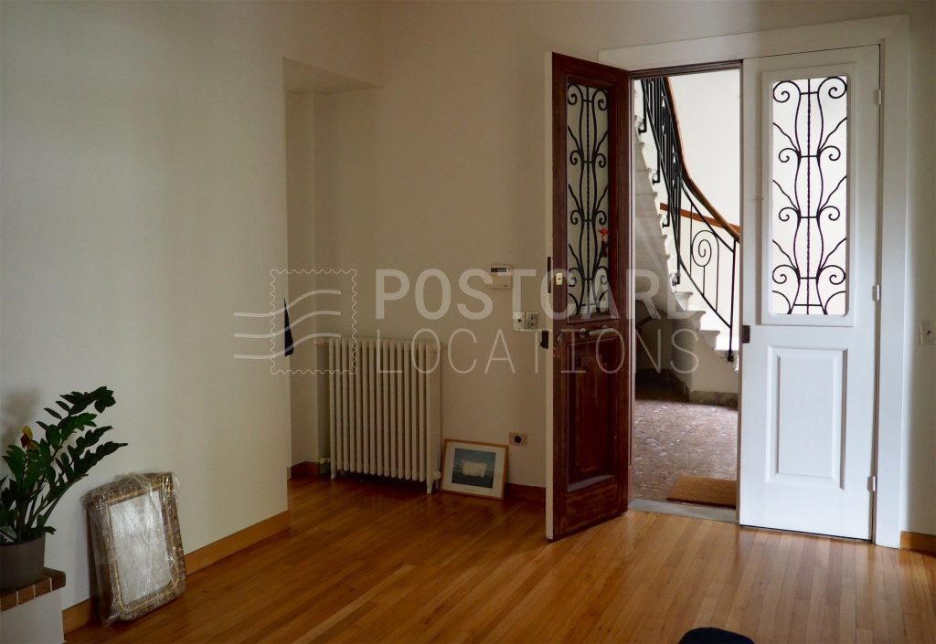 Neoclassical apartment with stonebuilt exterior