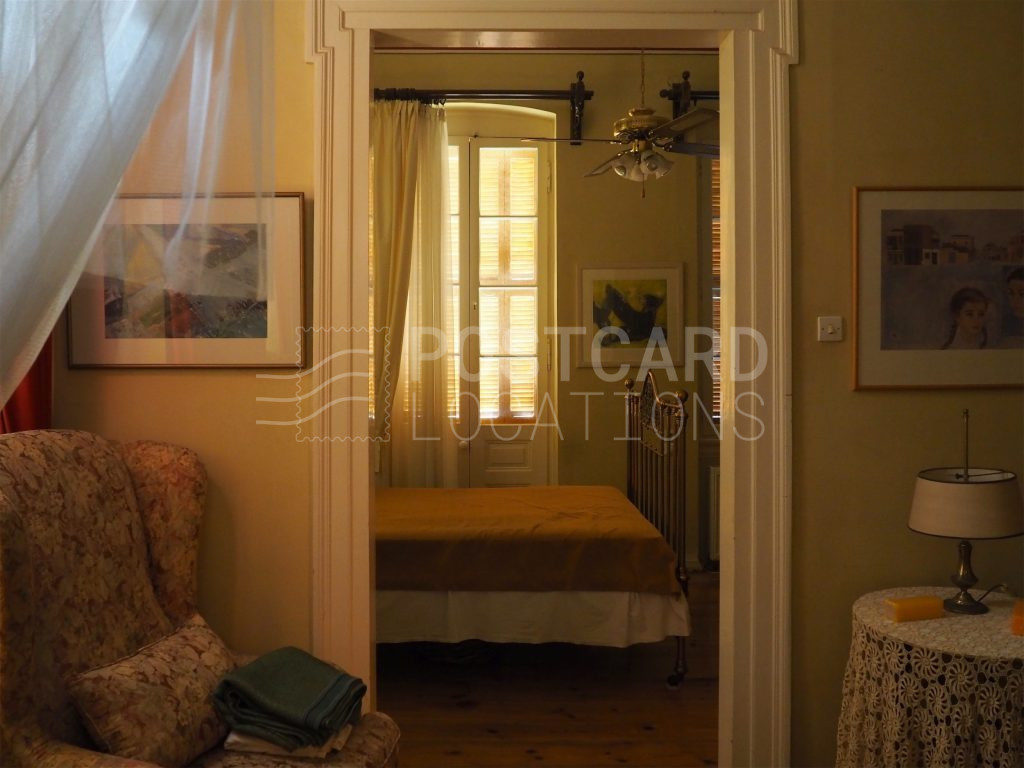 Neoclassical house with retro details