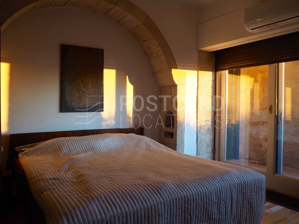 Artist’s villa with rare decor