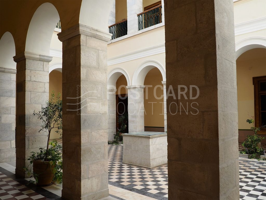 Neoclassical venue with elements of romanticism