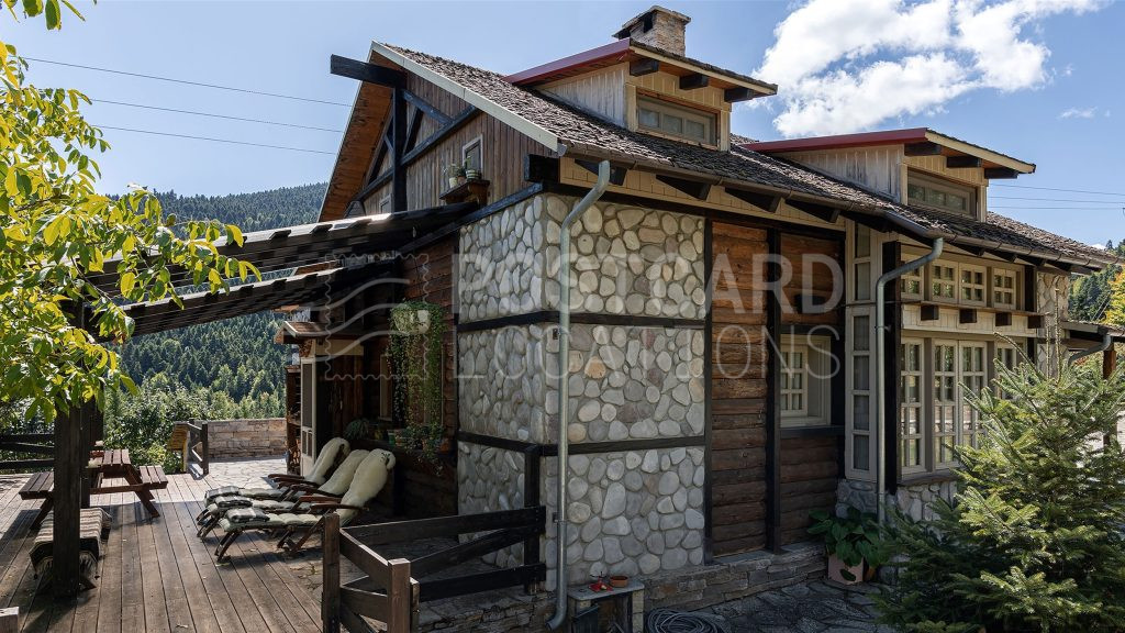 Cottage with unlimited mountain views