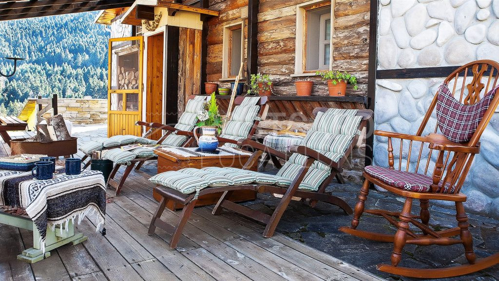Cottage with unlimited mountain views