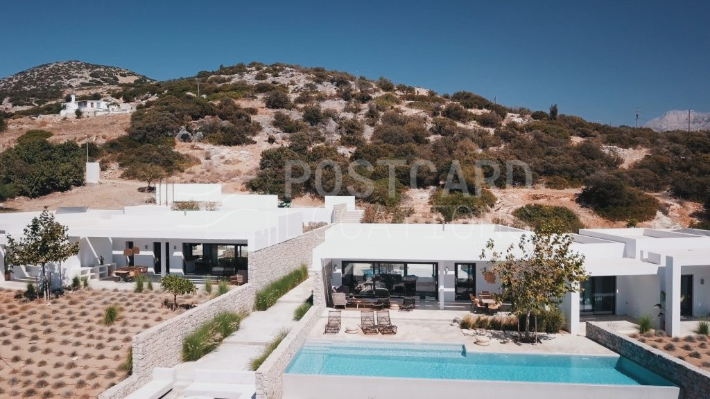 Secluded villa overlooking the Aegean Sea