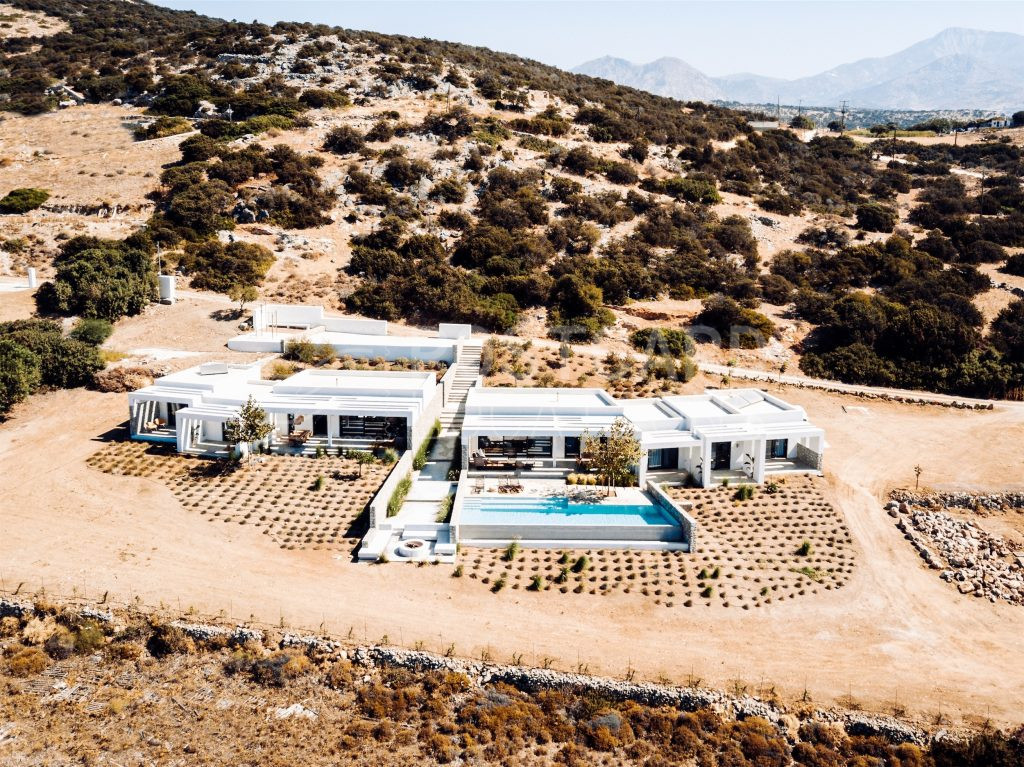 Secluded villa overlooking the Aegean Sea