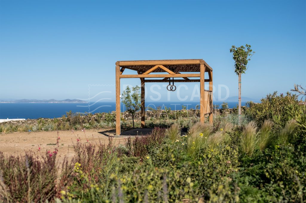Cycladic villa with panoramic views to the Mediterannean