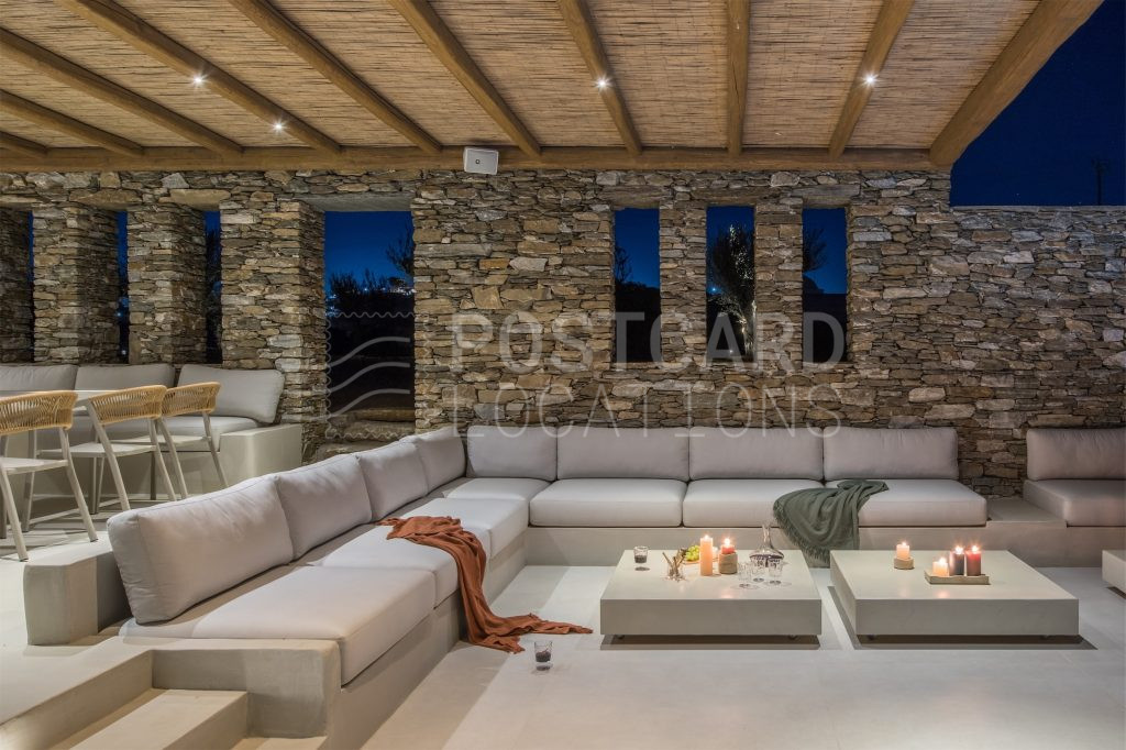 Cycladic villa with panoramic views to the Mediterannean