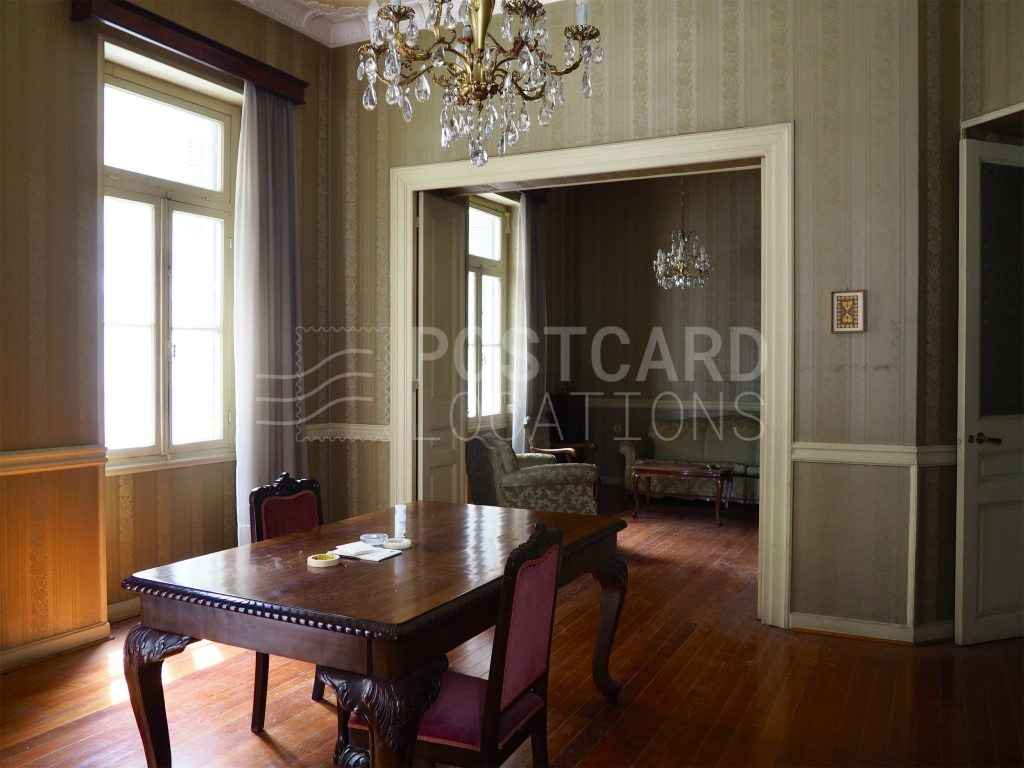 Large period apartment with tapestries