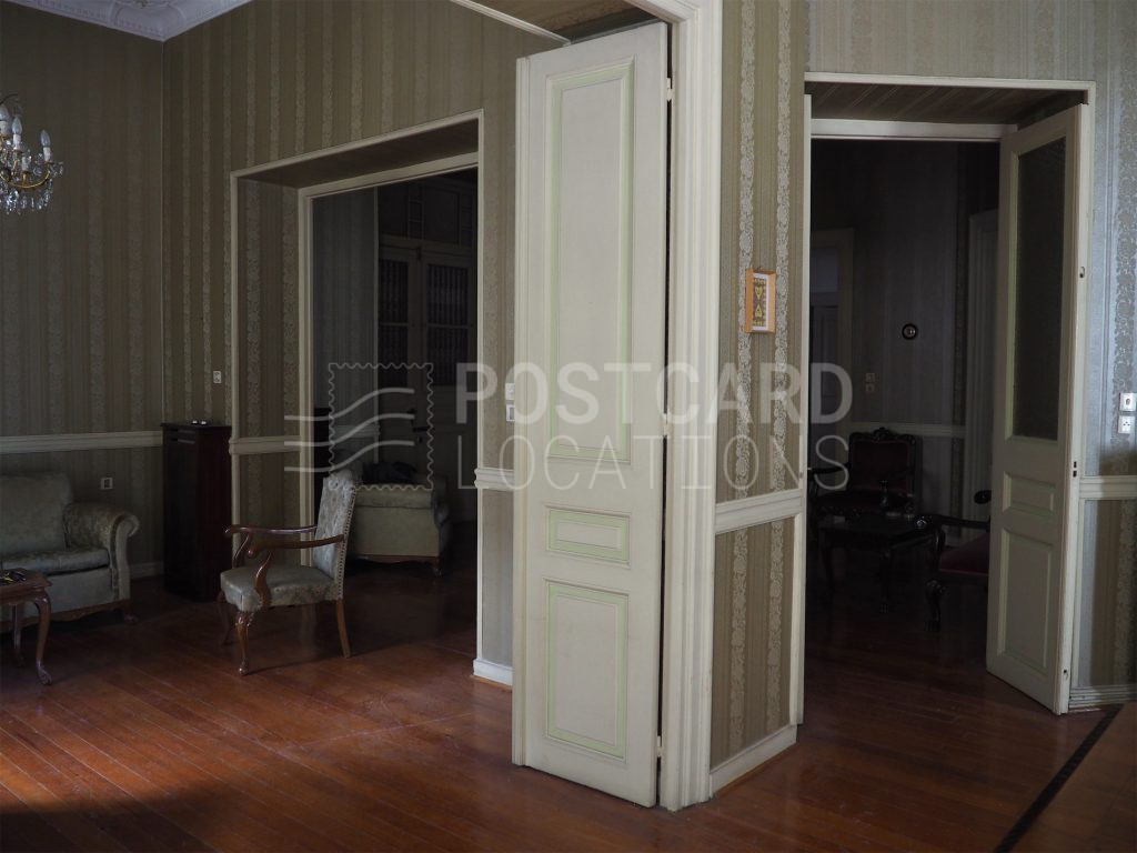 Large period apartment with tapestries