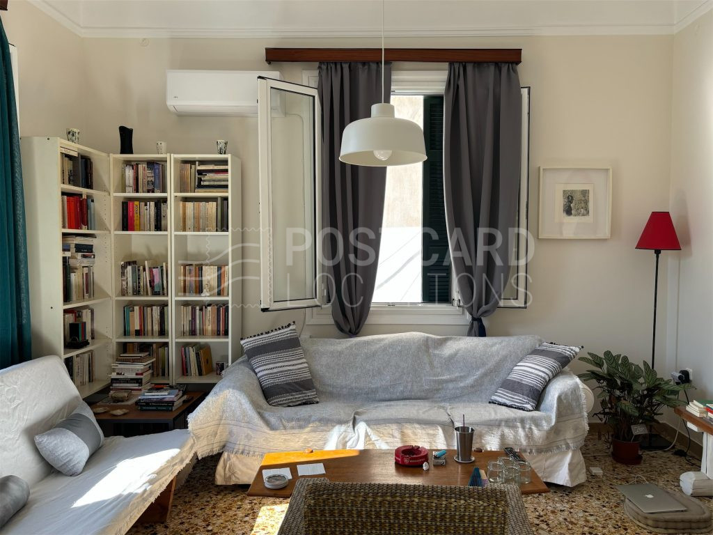 Apartment in townhouse with private courtyard and terrace