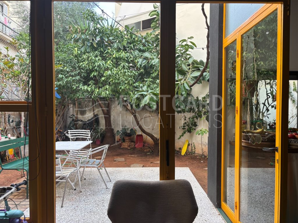 Richly textured house in three storeys