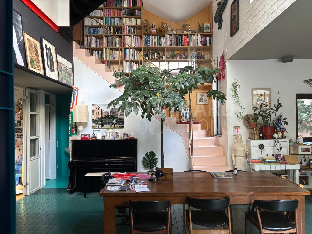 Richly textured house in three storeys