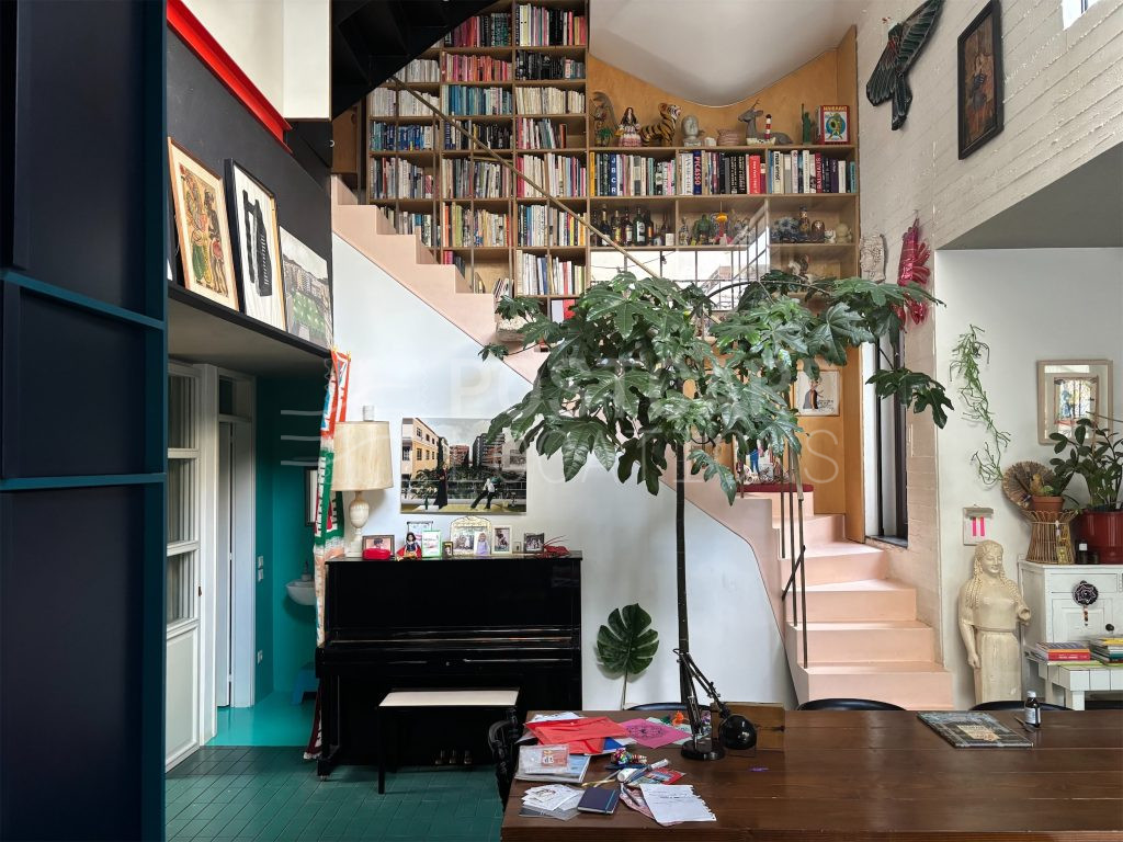 Richly textured house in three storeys