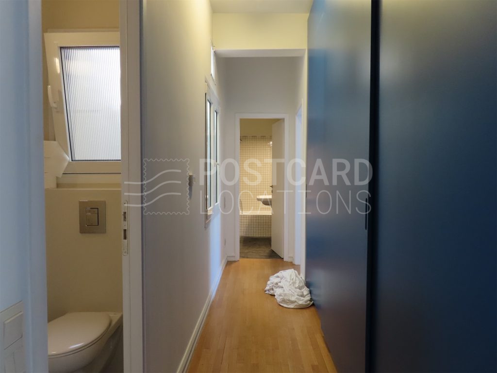 Bright and colorful open-plan space in 1980s apartment block