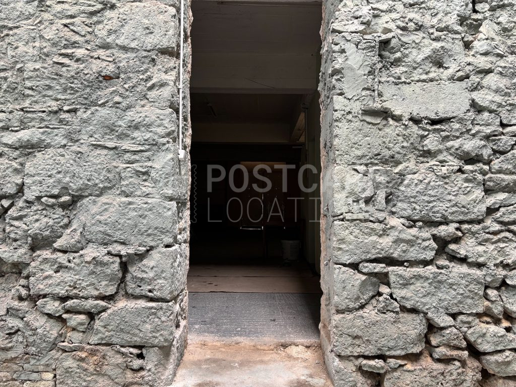 3-storey industrial building from the 1900s