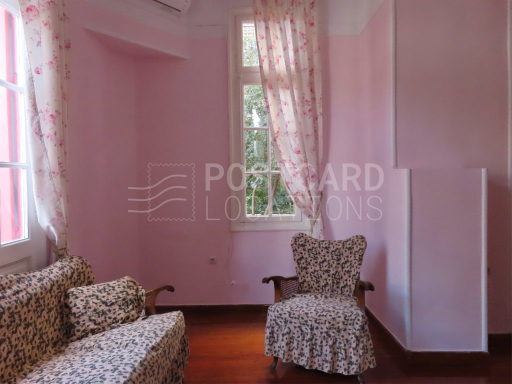 1930s neoclassical house with garden