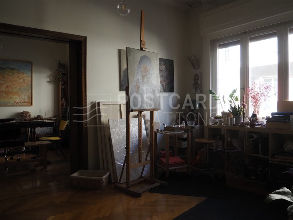 Period apartment with large spaces