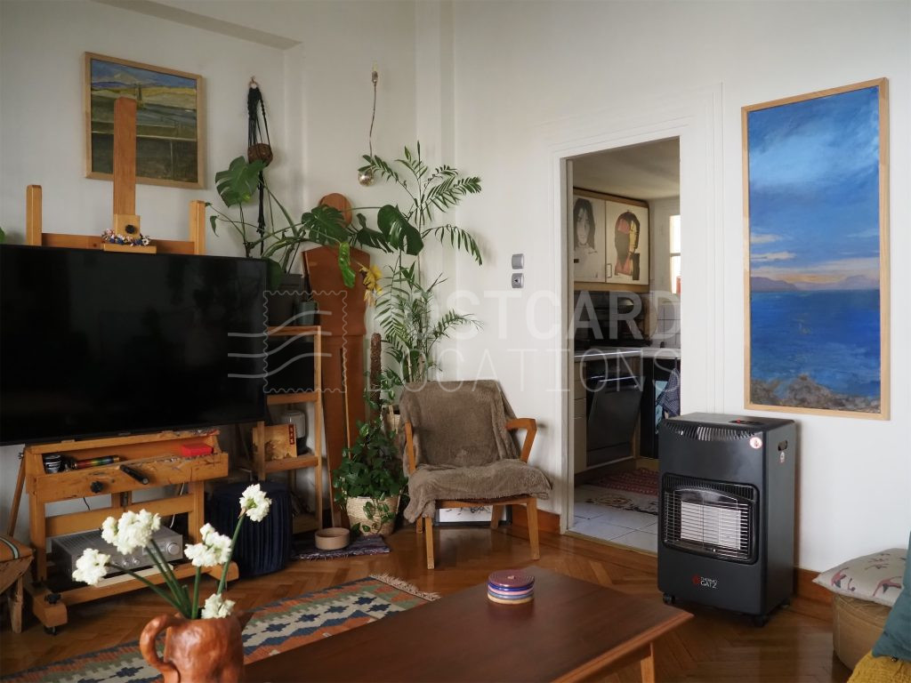 Period apartment with large spaces